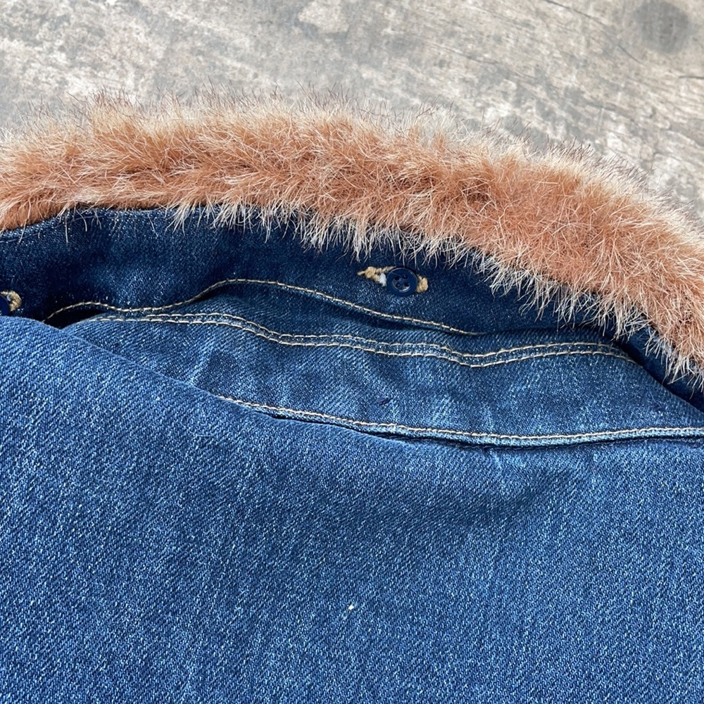 EDDIE BAUER- fur collar denim jacket. Size medium tallNWOT - Picture 9 of 9